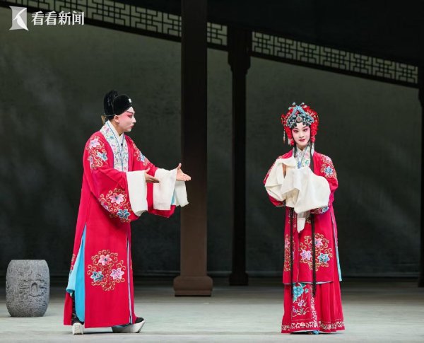 牛津配资 演绎传奇女性 姜艳领衔京剧《望江亭》首秀申城